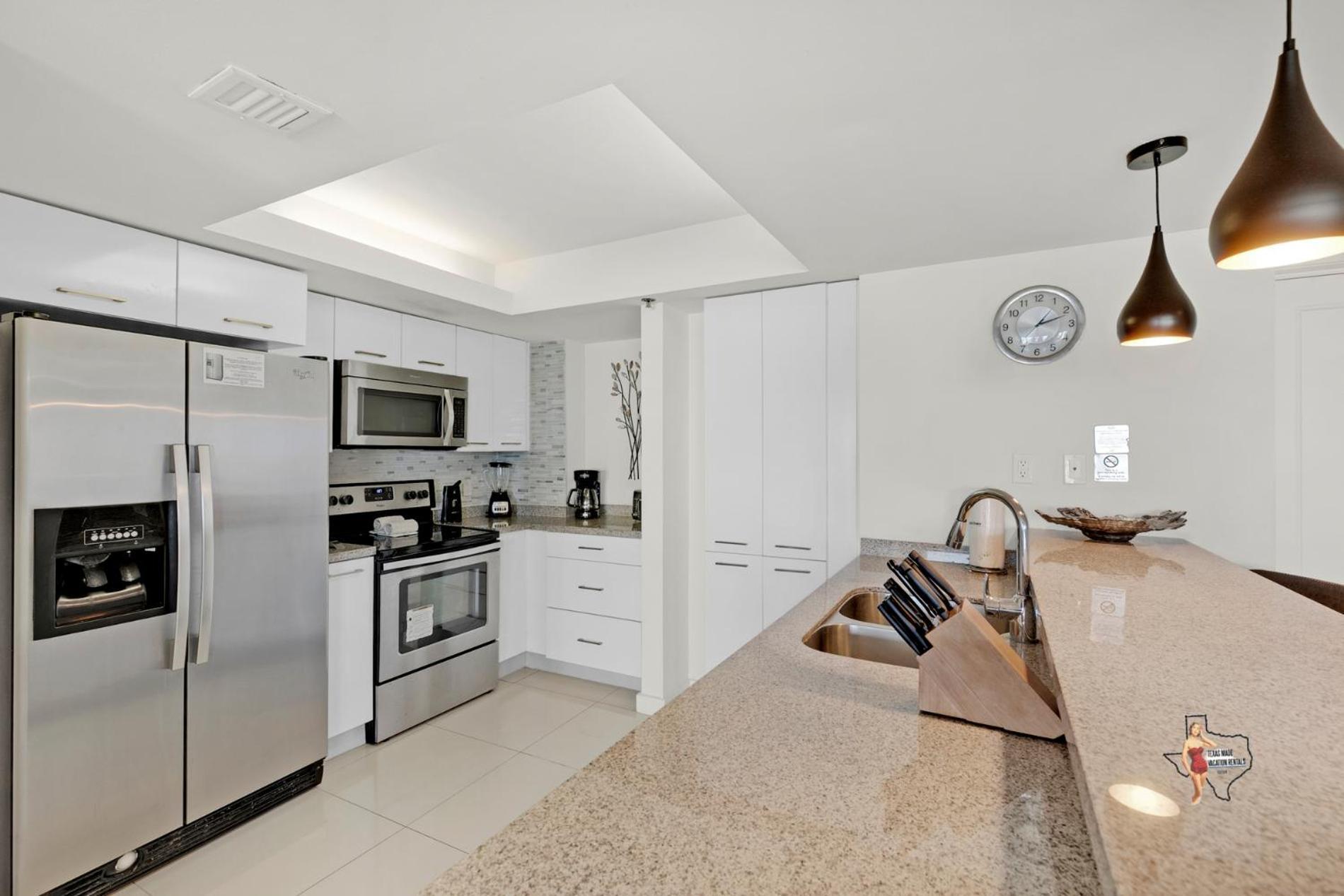Bahia Mar-solare Tower, Beachfront With Two Pools Apartment