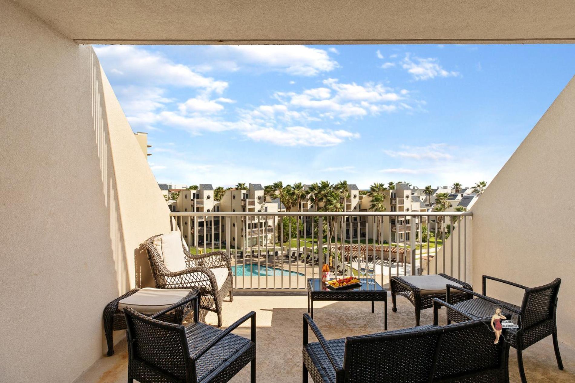 Bahia Mar-solare Tower, Beachfront With Two Pools Apartment South Padre Island