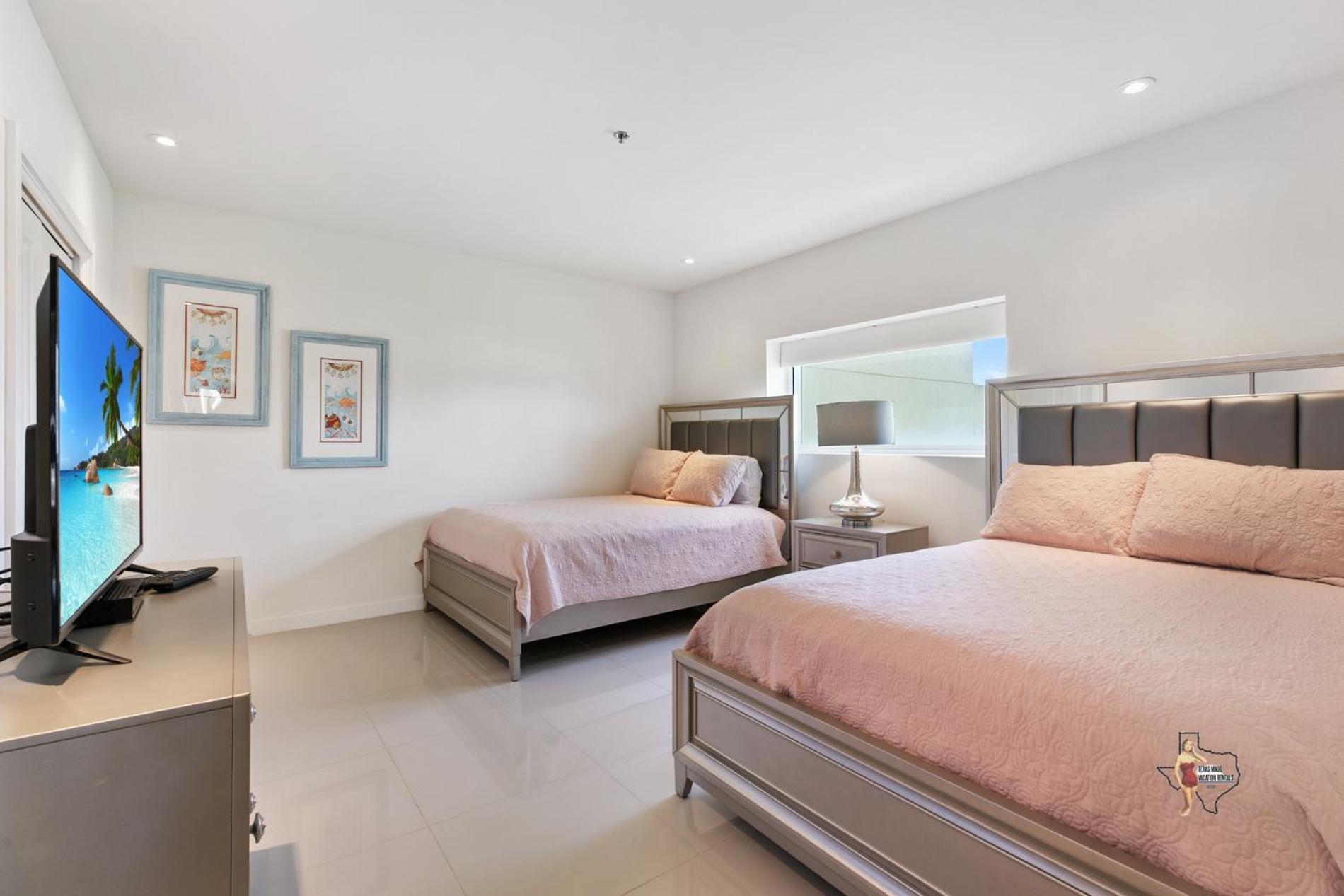 Bahia Mar-solare Tower, Beachfront With Two Pools Apartment