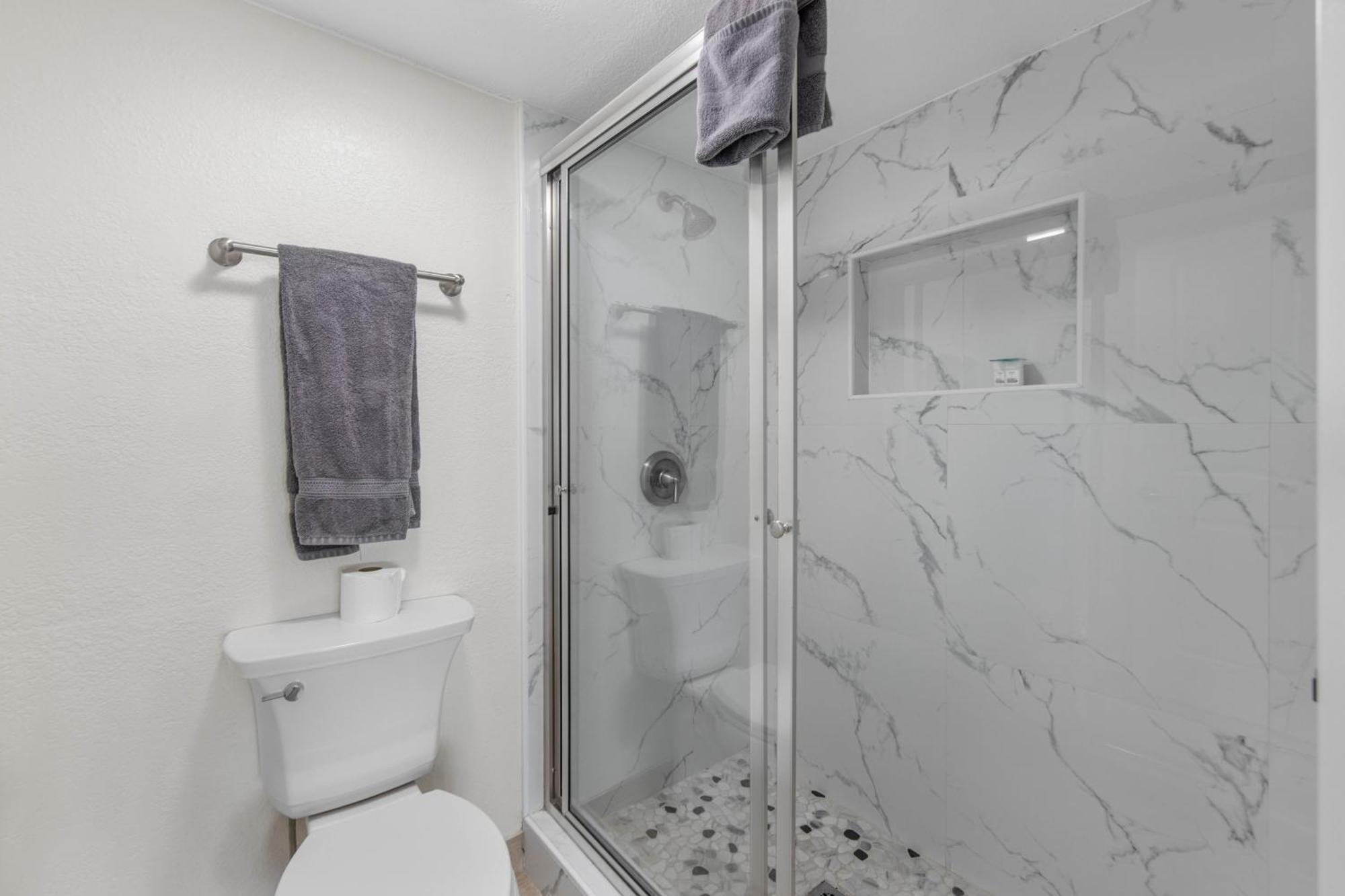 Holiday home Ground Floor Beachfront 2 Steps From Amenities Iv *