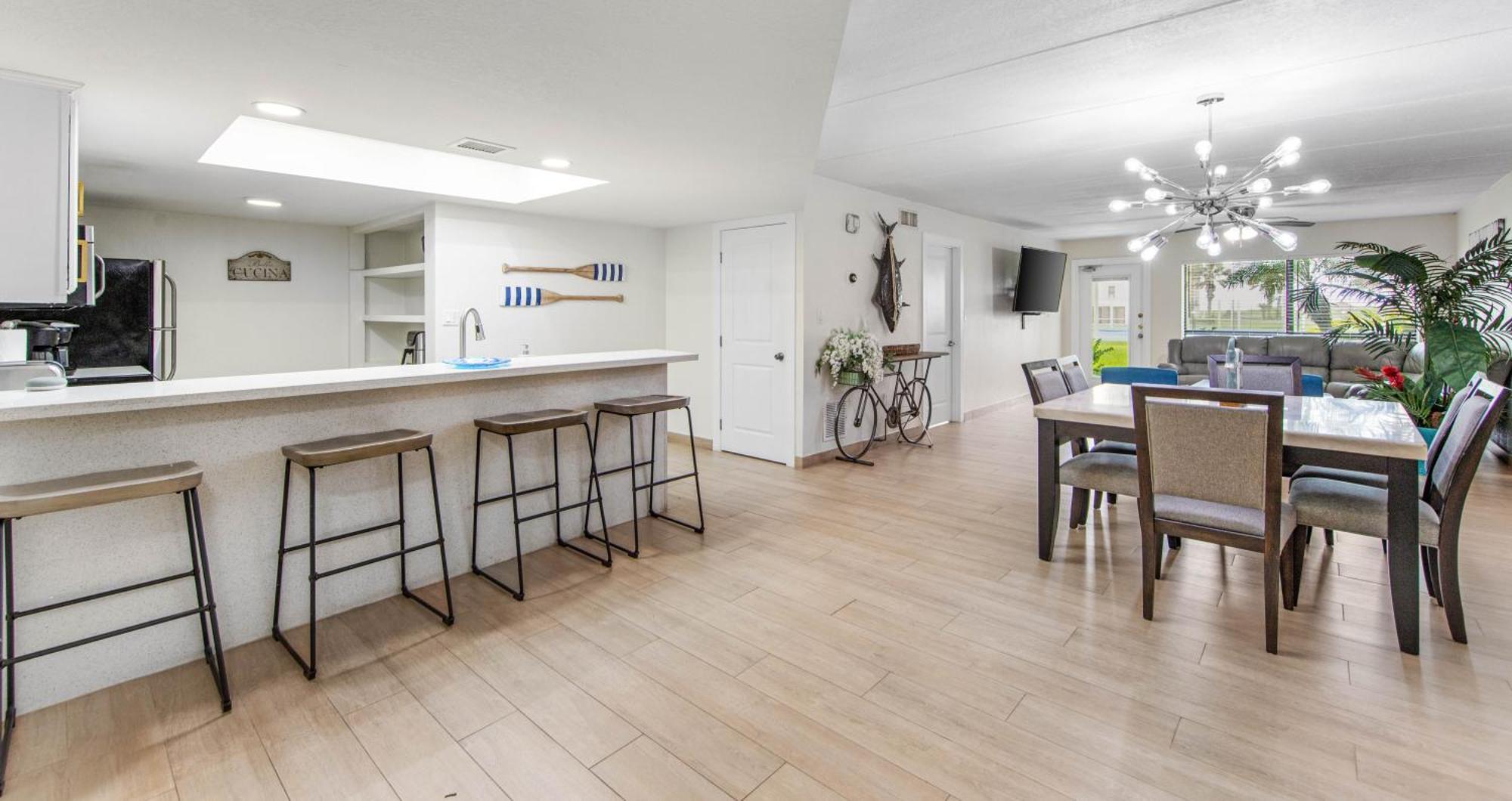 Ground Floor Beachfront 2 Steps From Amenities Iv Holiday home *