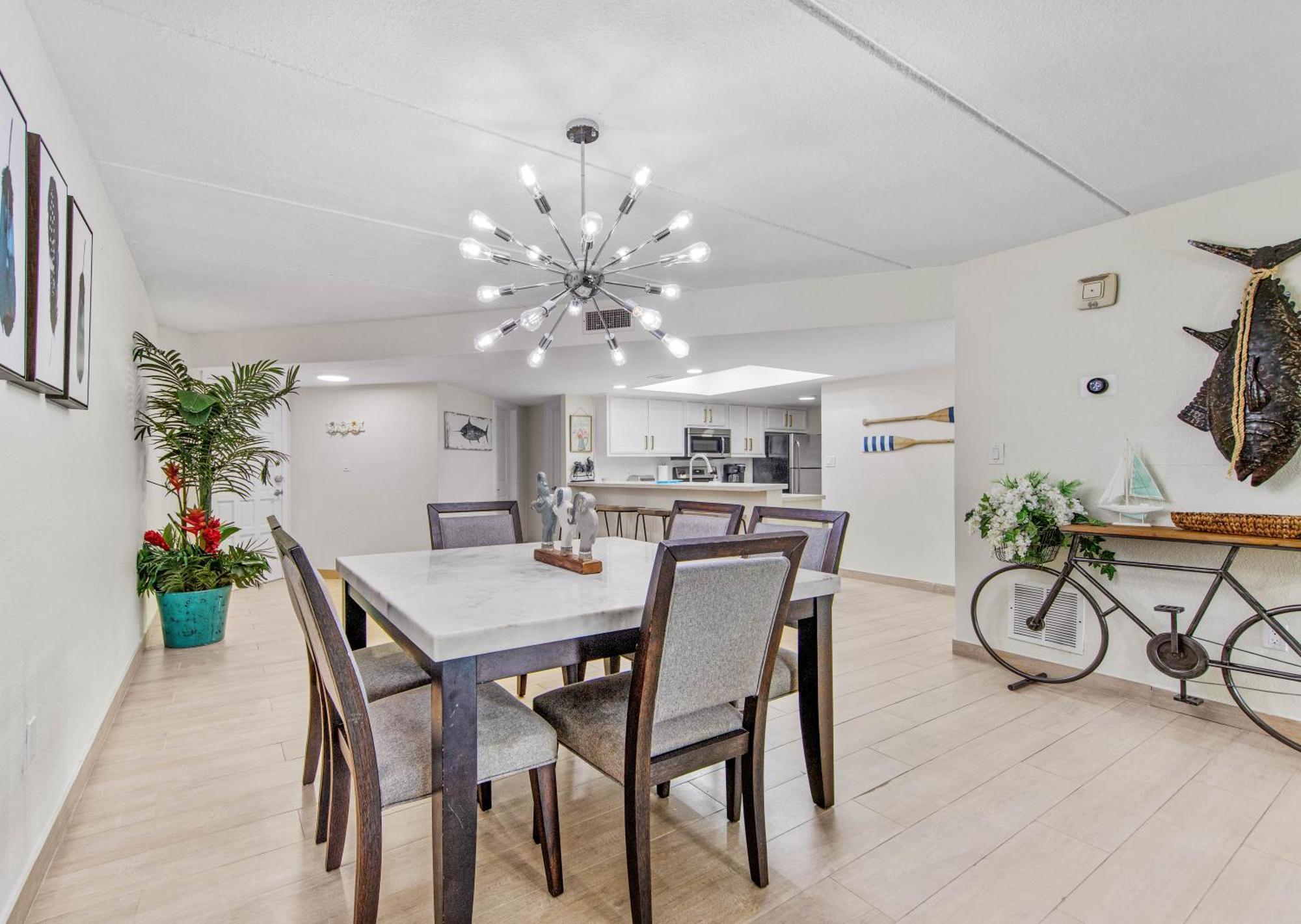 Holiday home Ground Floor Beachfront 2 Steps From Amenities Iv