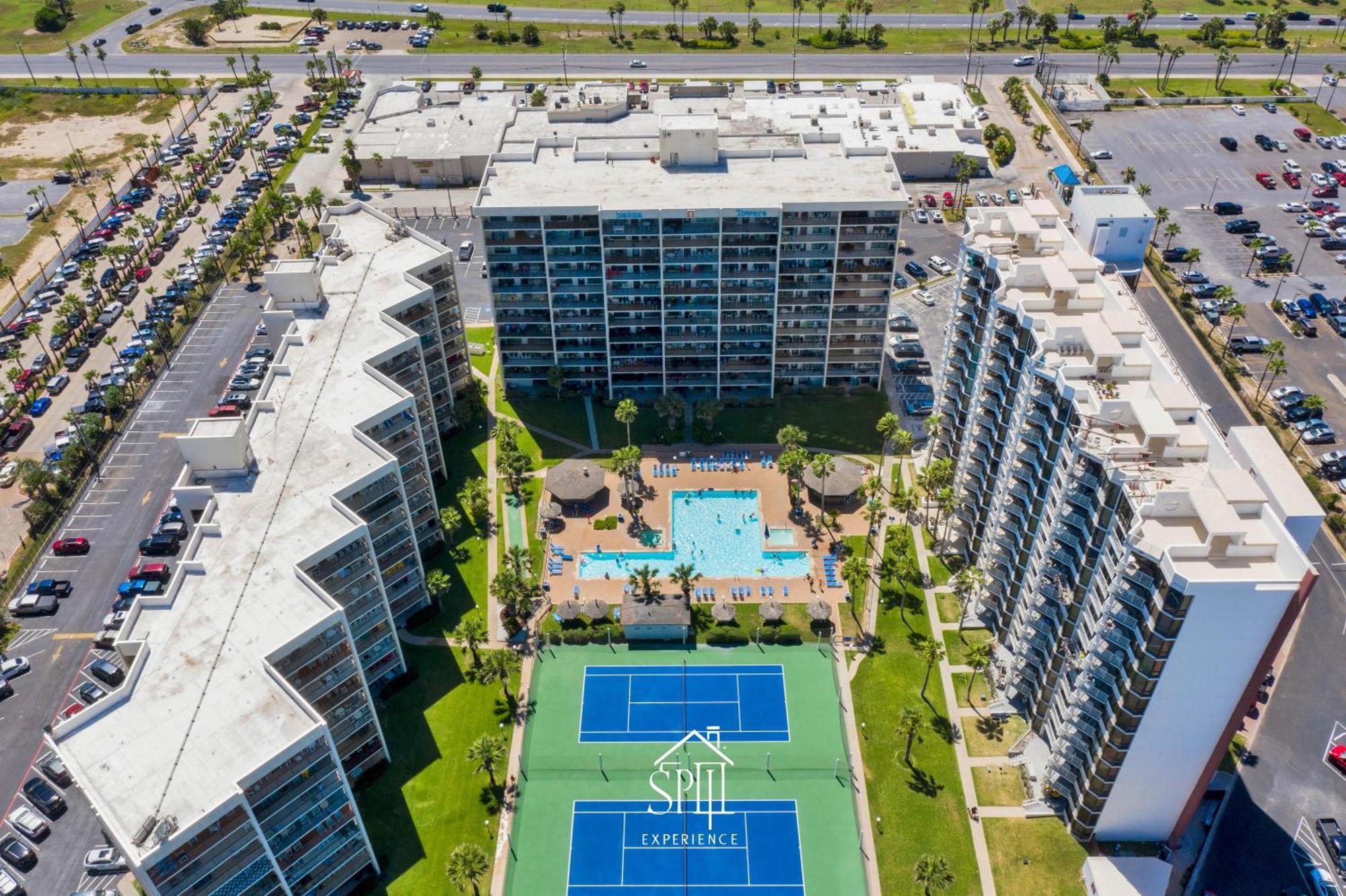 Ground Floor Beachfront 2 Steps From Amenities Iv Holiday home South Padre Island