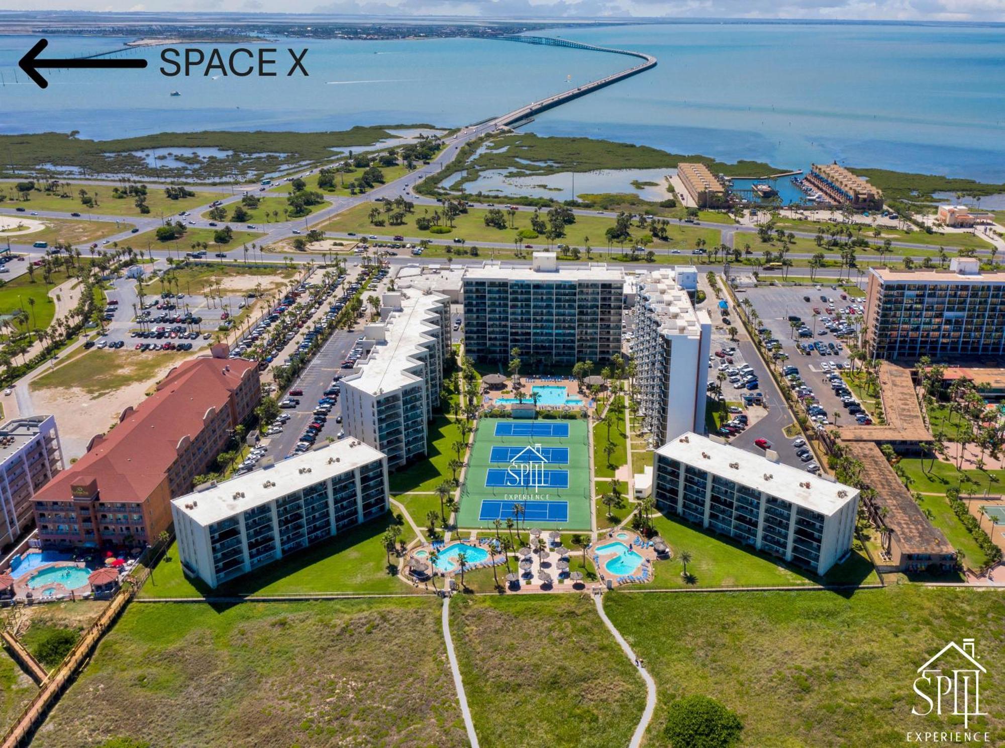 Holiday home Ground Floor Beachfront 2 Steps From Amenities Iv *
