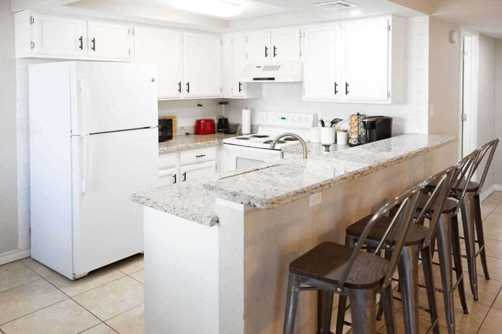 2 Bed 2 Bath 1st Floor W Pool By * South Padre Island