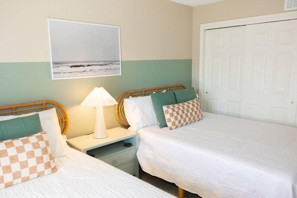 2 Bed 2 Bath 1st Floor W Pool By * South Padre Island