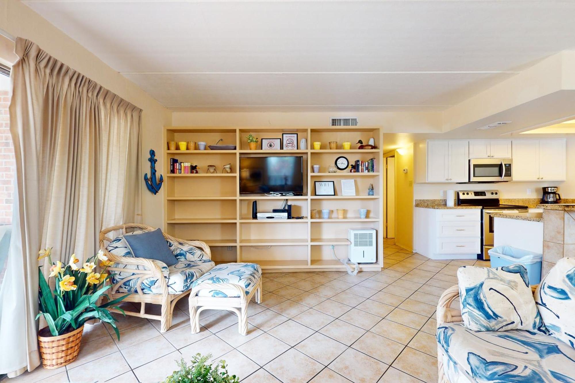 Apartment Del Sol #110 *
