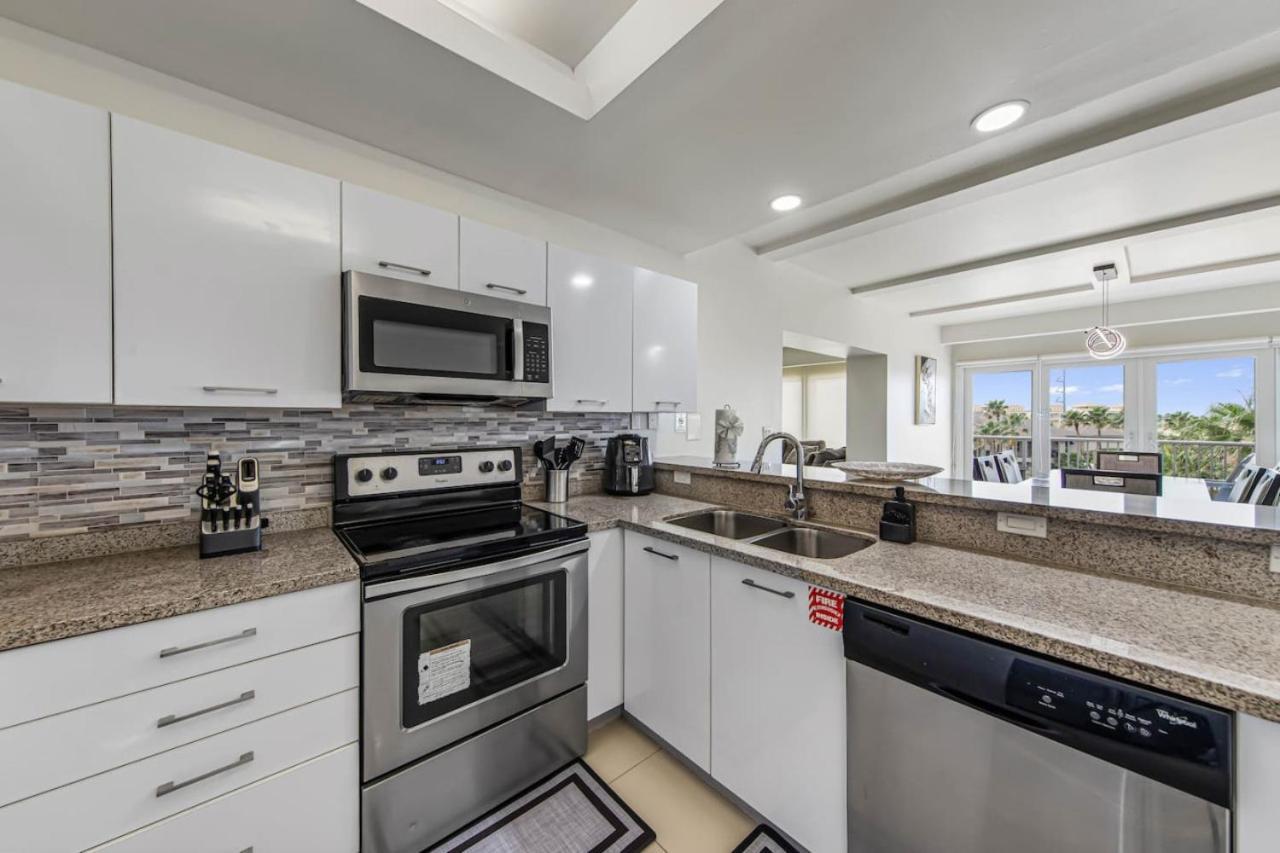 Solare Tower Luxe Retreat Apartment South Padre Island