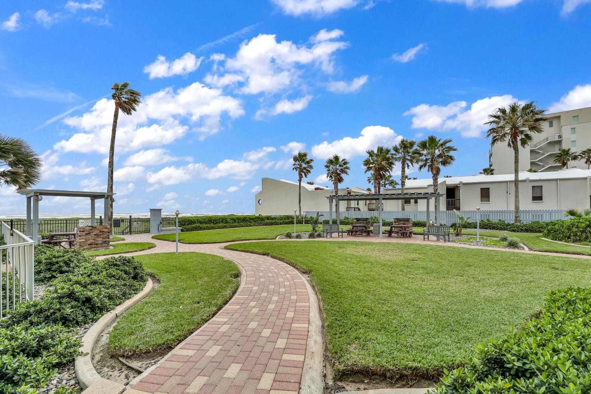 Spectacular 2 Bed 2 Bath Front Beauty At Aquarius * South Padre Island