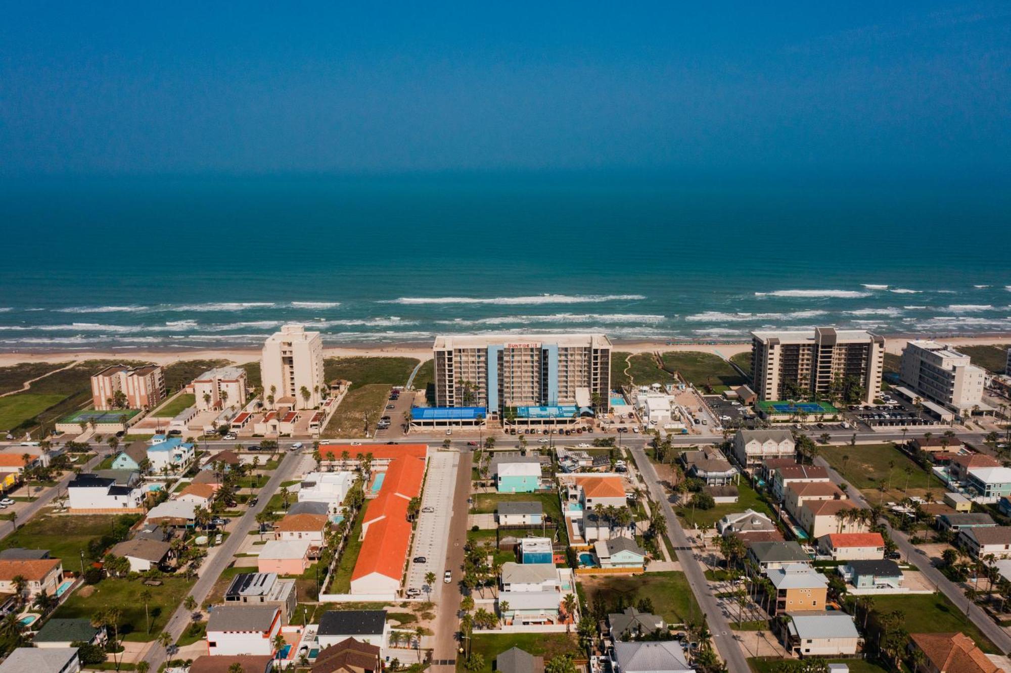 Beachfront 2br Condo, Suntide Iii, Unit 209 Holiday home *