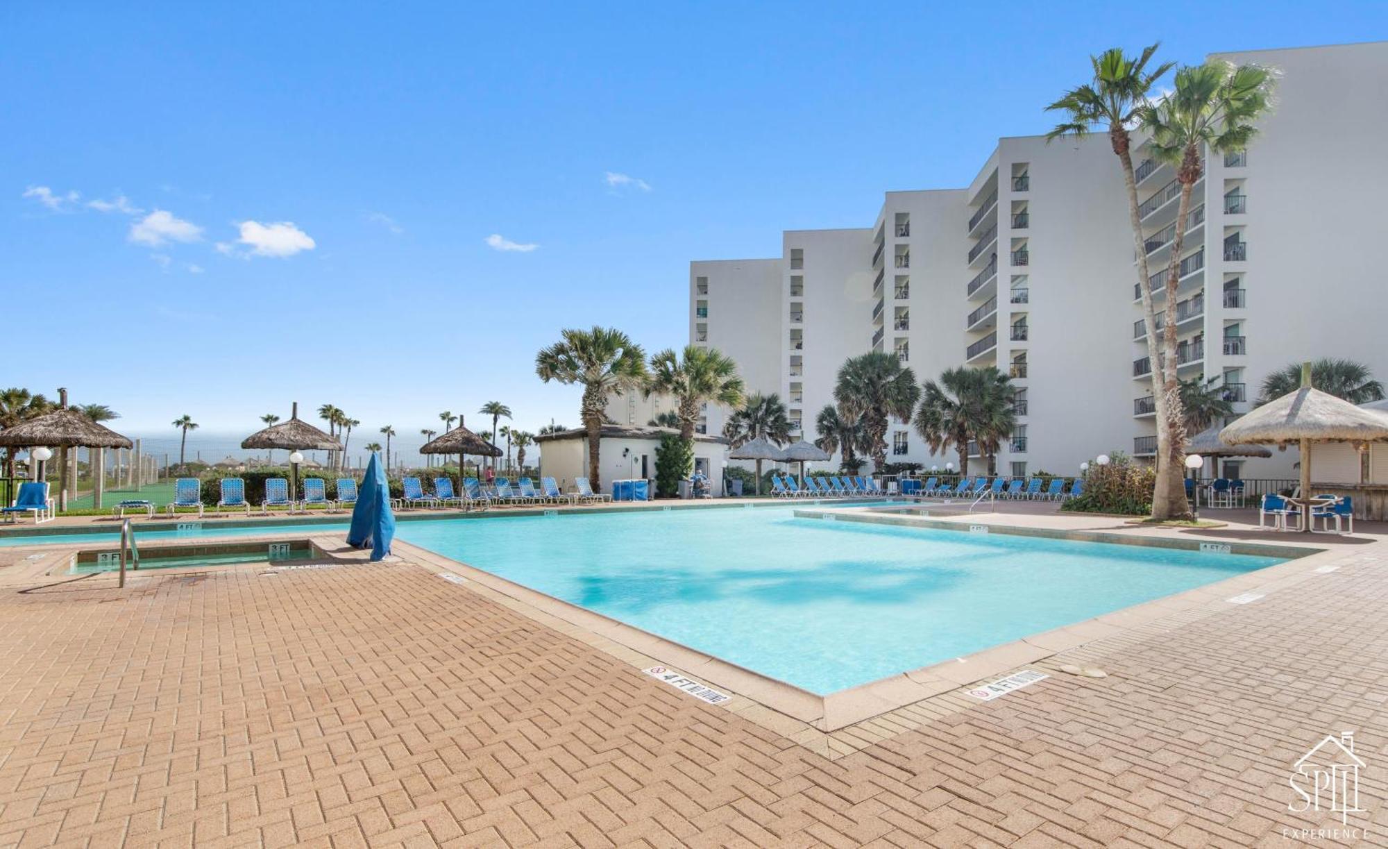 Ground Floor Beachfron 2steps From Amenities Saida Holiday home