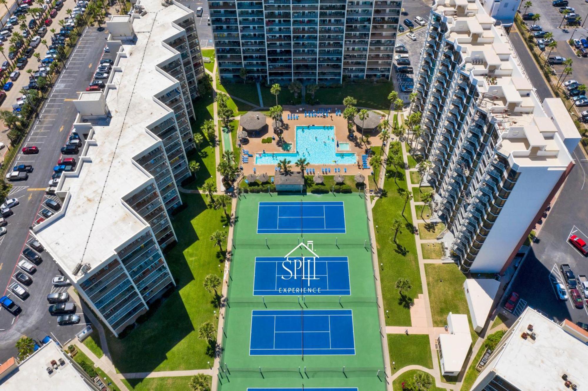 Ground Floor Beachfron 2steps From Amenities Saida Holiday home South Padre Island