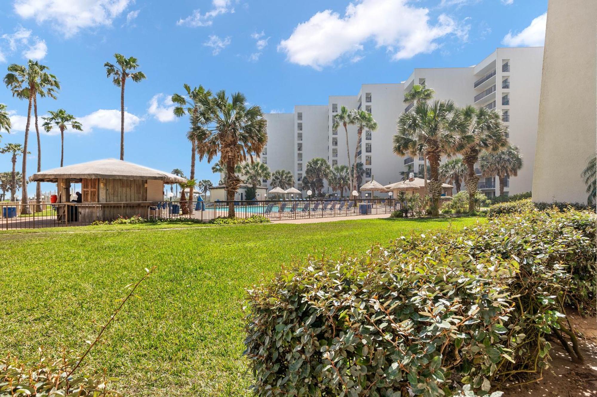Ground Floor Beachfron 2steps From Amenities Saida South Padre Island