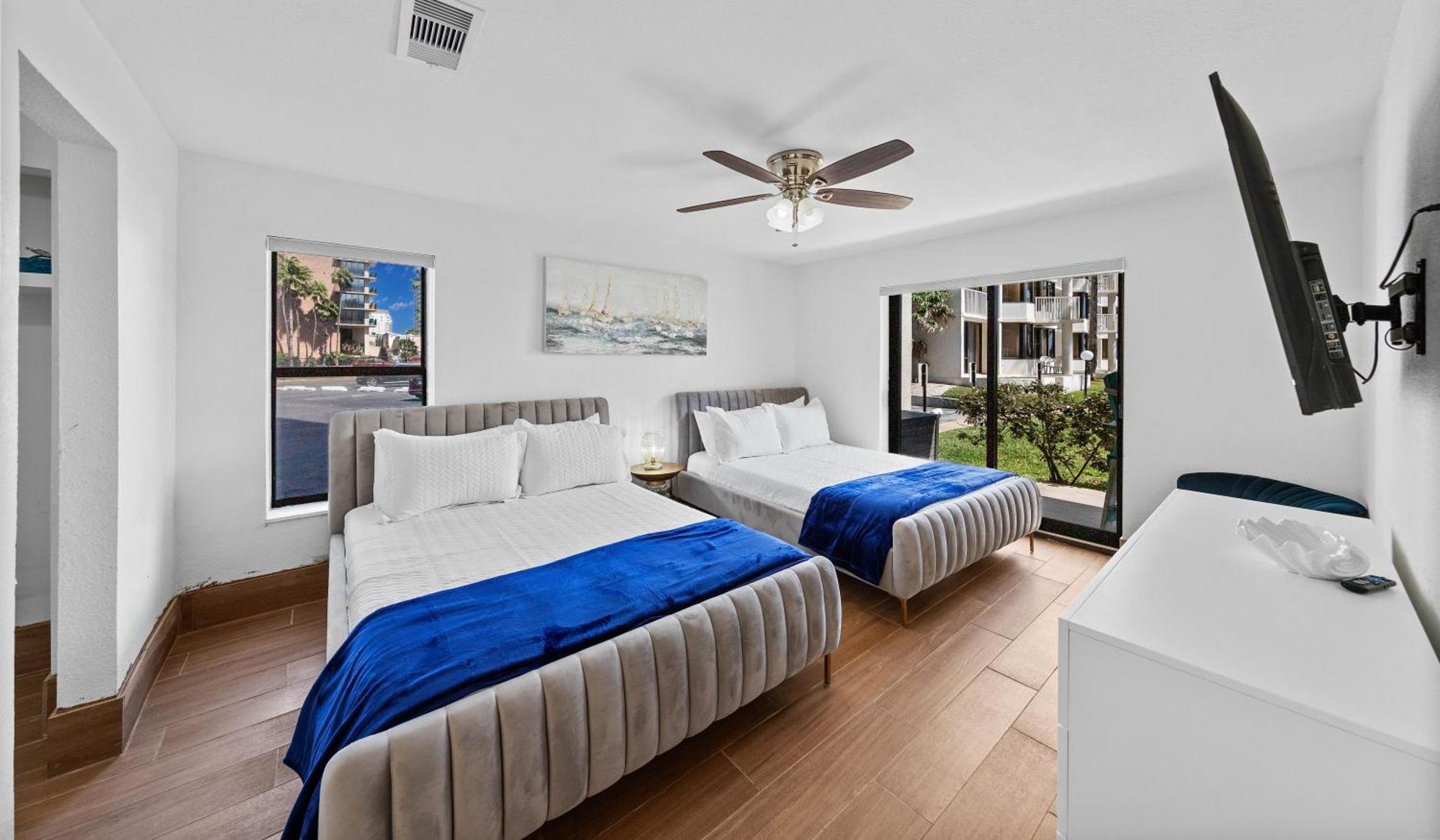 Ground Floor Beachfron 2steps From Amenities Saida Holiday home