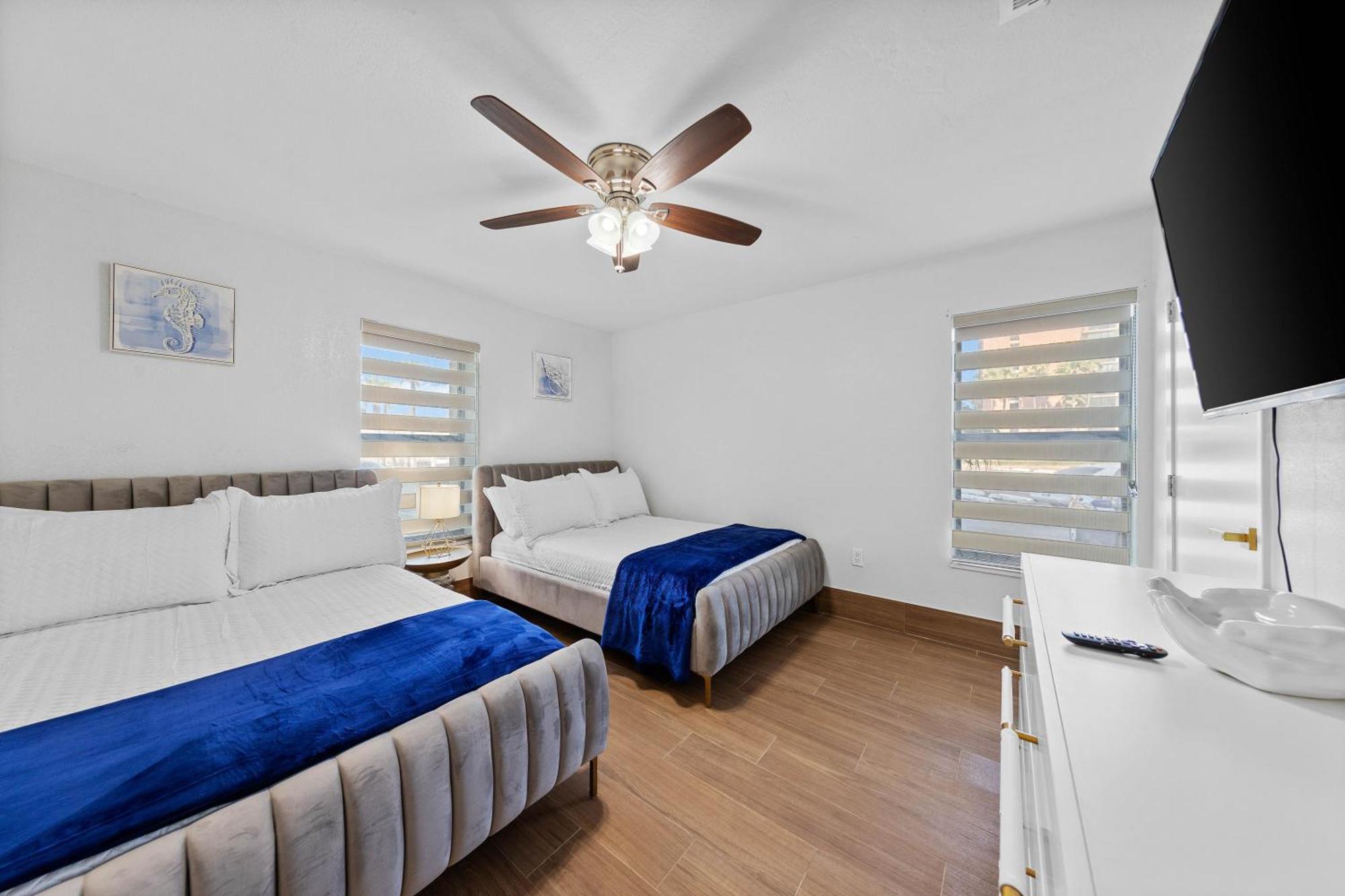 Ground Floor Beachfron 2steps From Amenities Saida Holiday home *