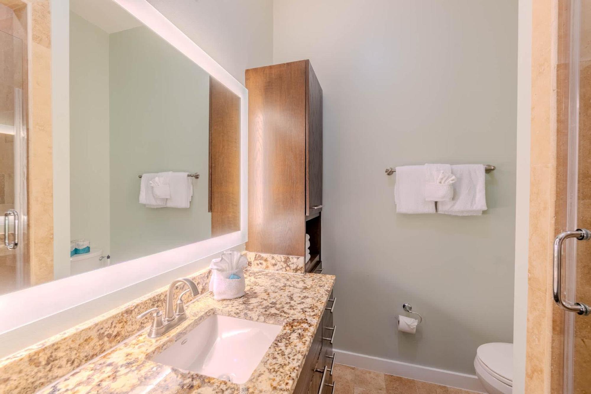 5 Bedroom Beachfront - 4th Floor Apartment South Padre Island