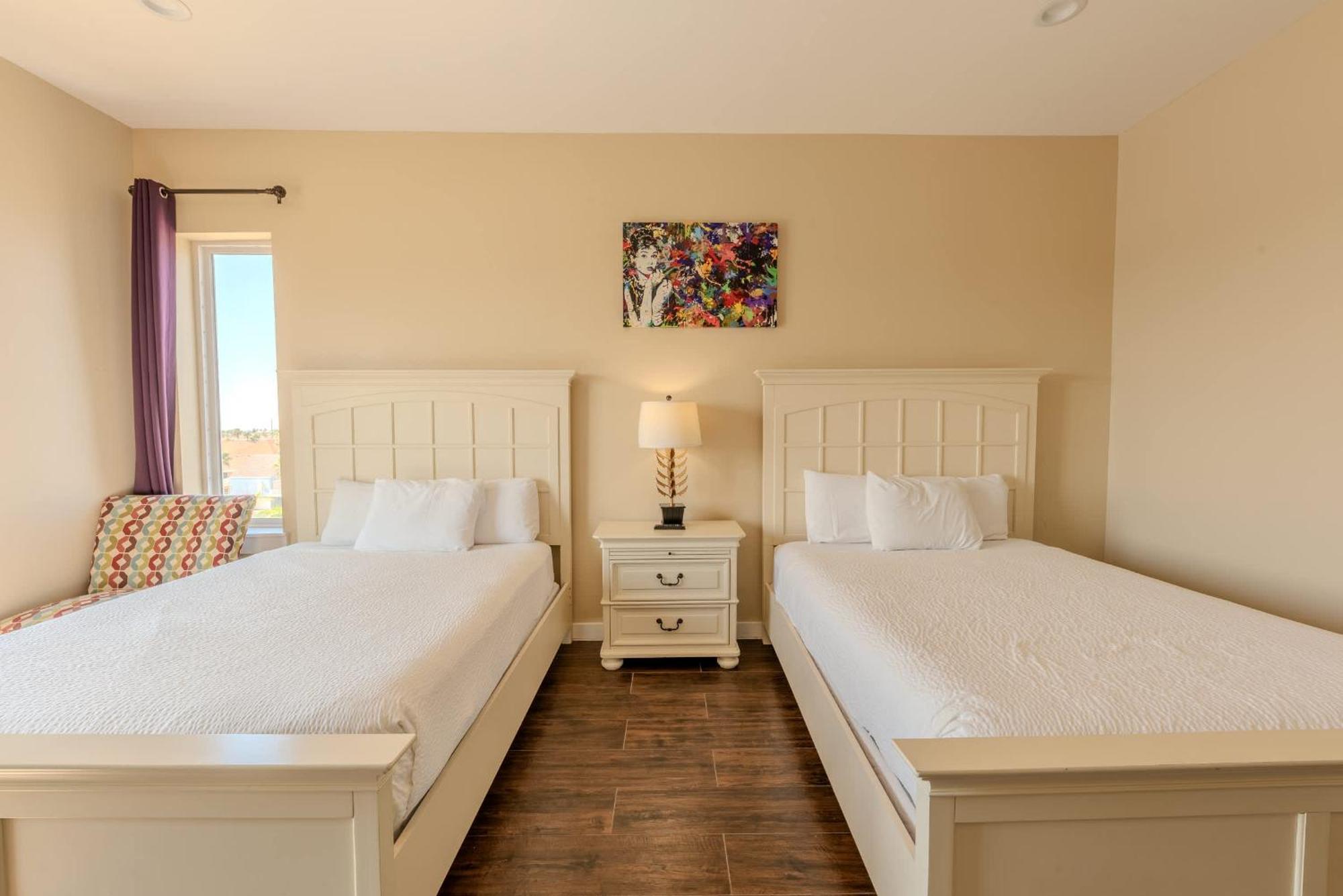 Apartment 5 Bedroom Beachfront - 4th Floor *