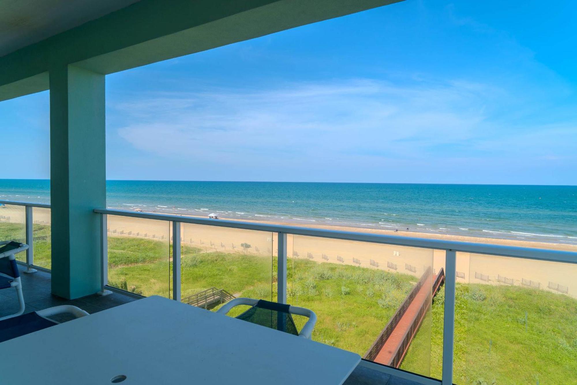 Apartment 5 Bedroom Beachfront - 4th Floor