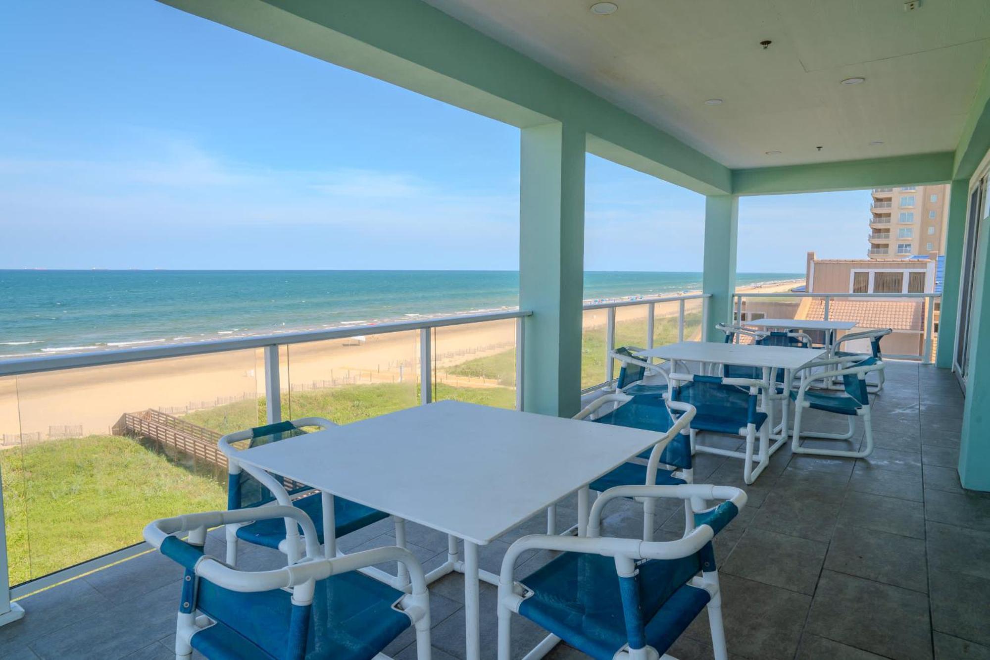 5 Bedroom Beachfront - 4th Floor Apartment *