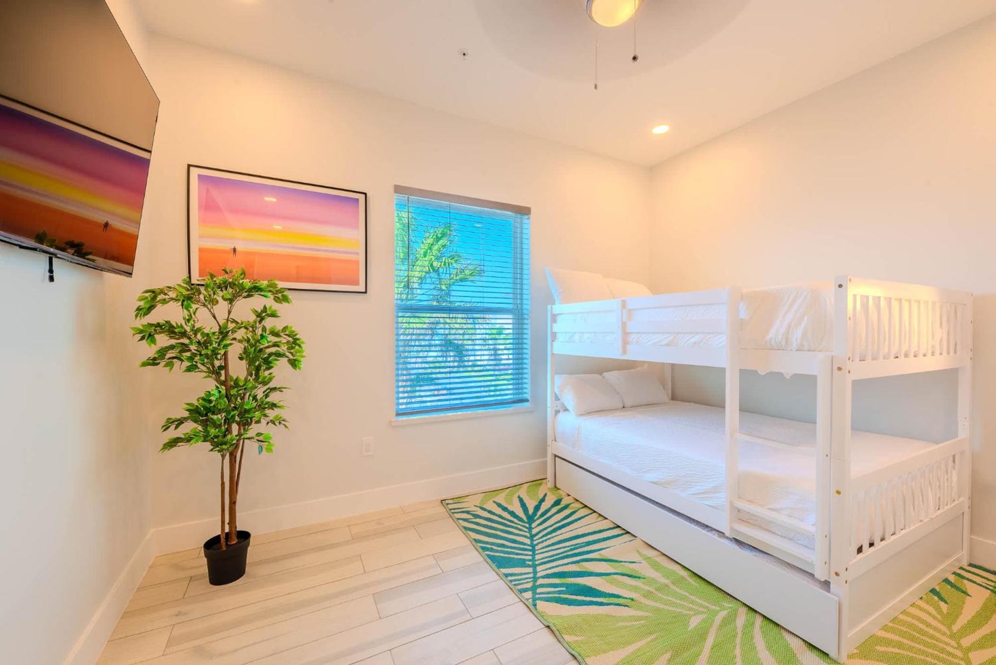 Sandbar Serenade Apartment *