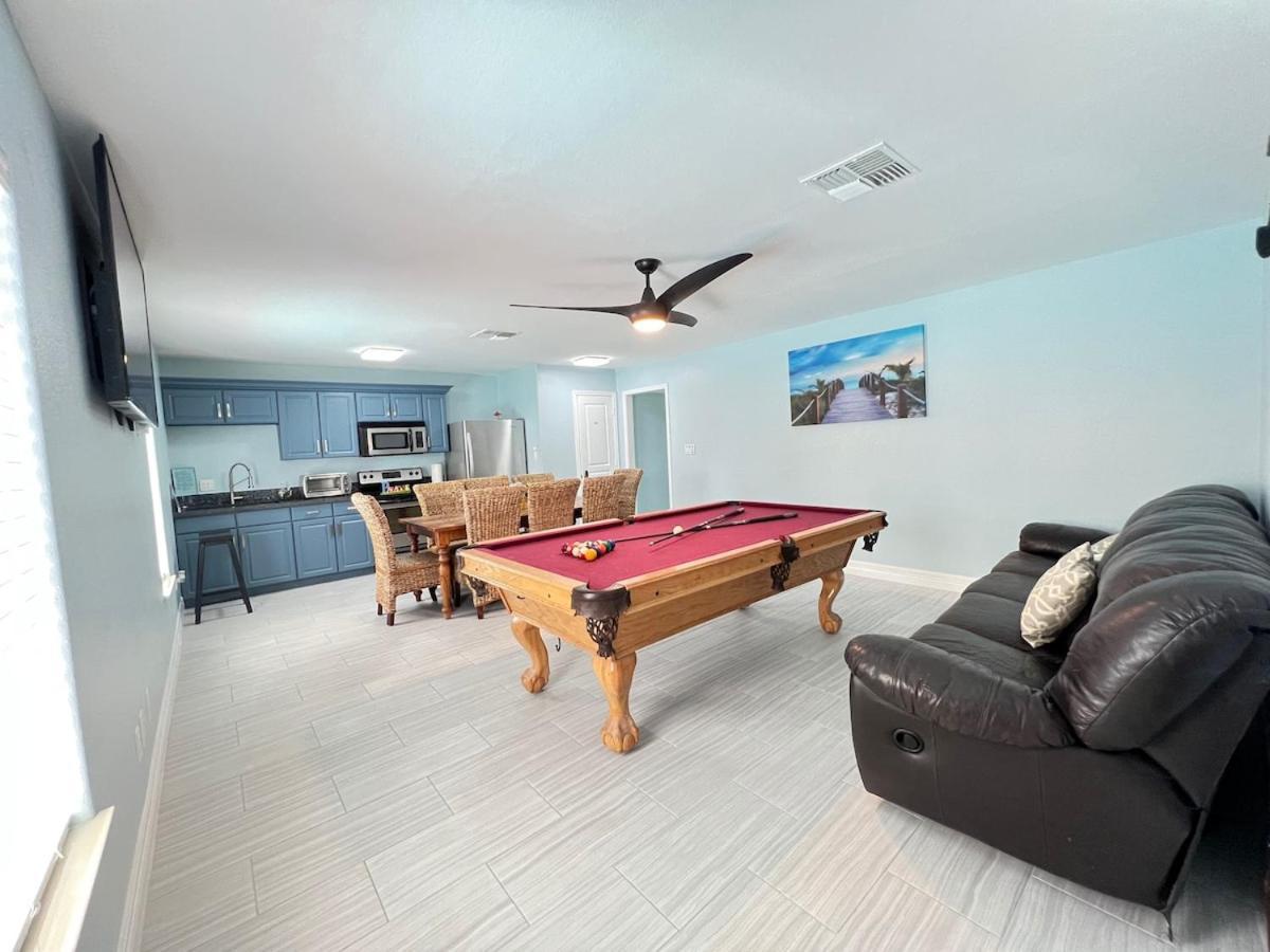 Holiday home Fam Reunion, Beachview, Ev Charger Heated Pool, Jacuzzi, Billiard South Padre Island