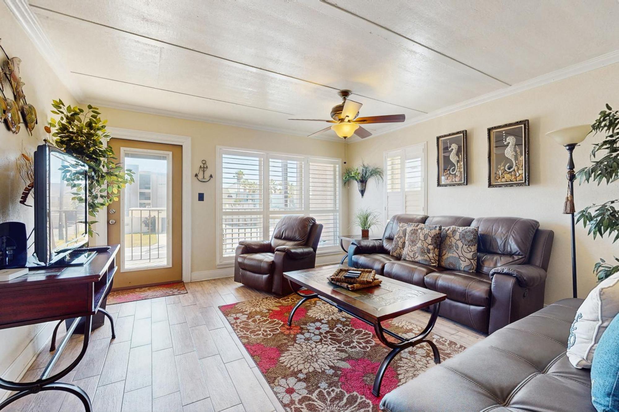 Palm Tree Escape Apartment *