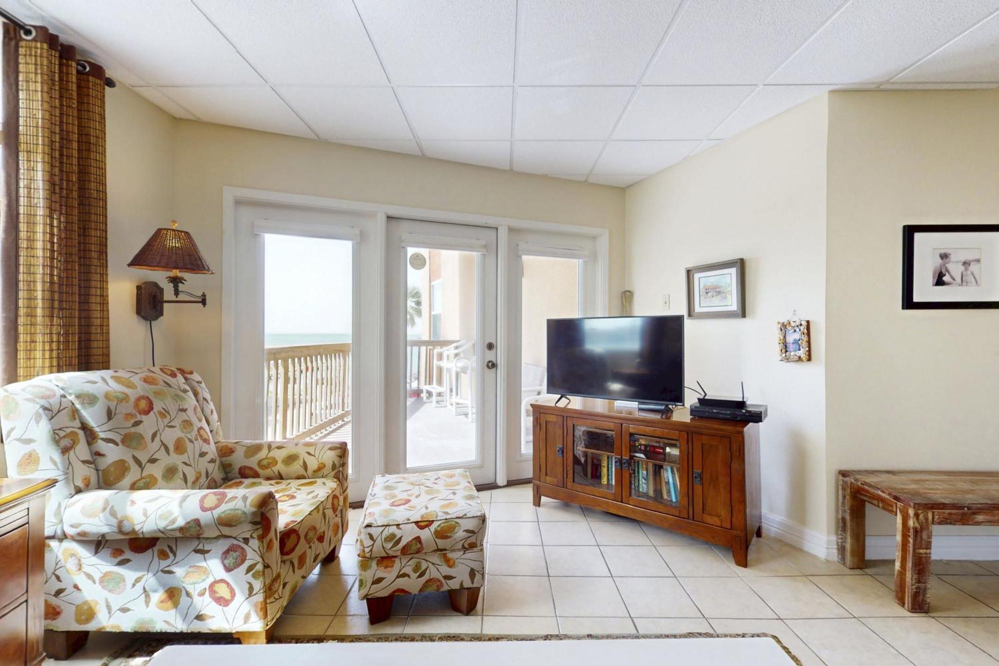 Galleon Bay Apartment *