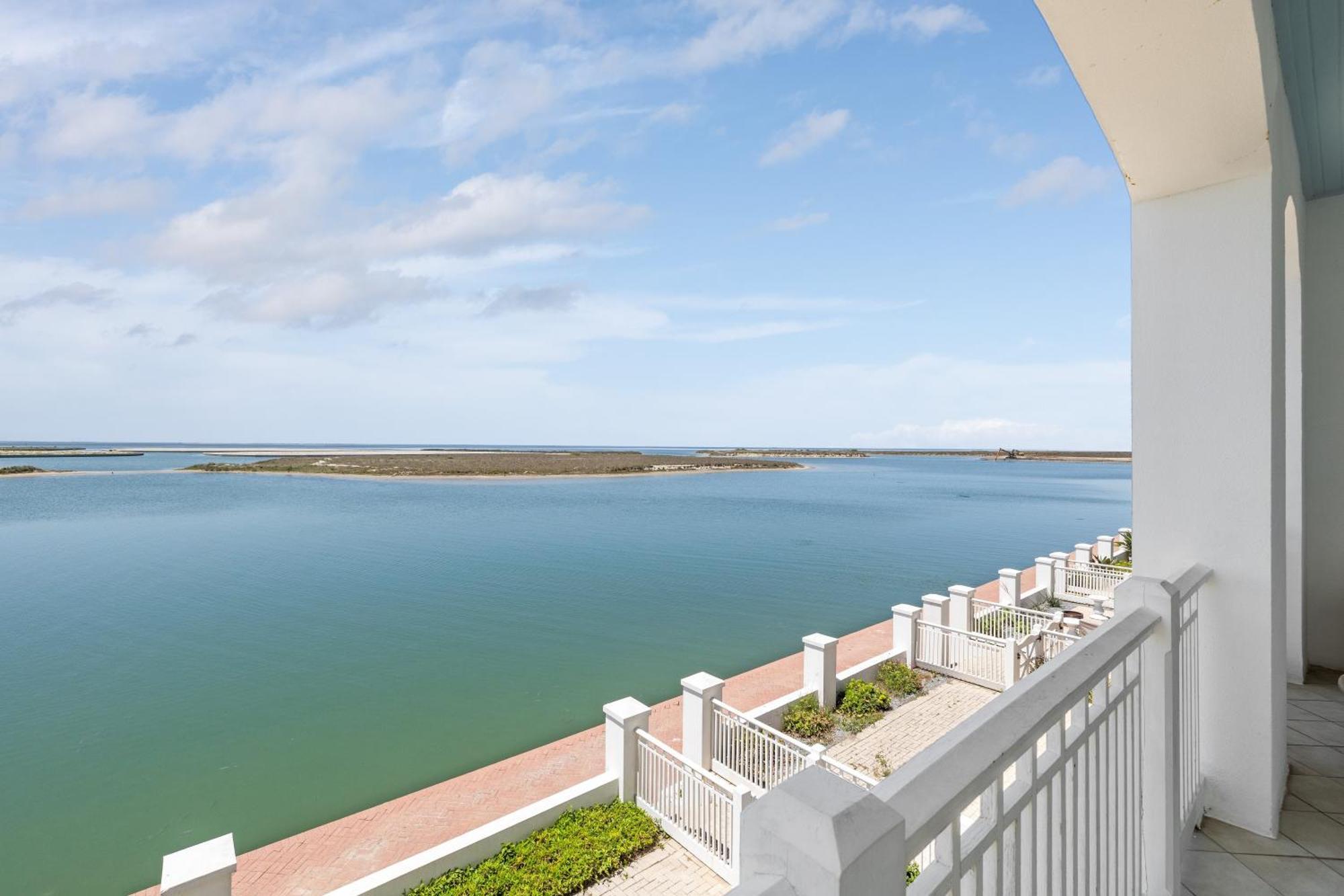 Holiday home Avalon - Townhouse At The Shores