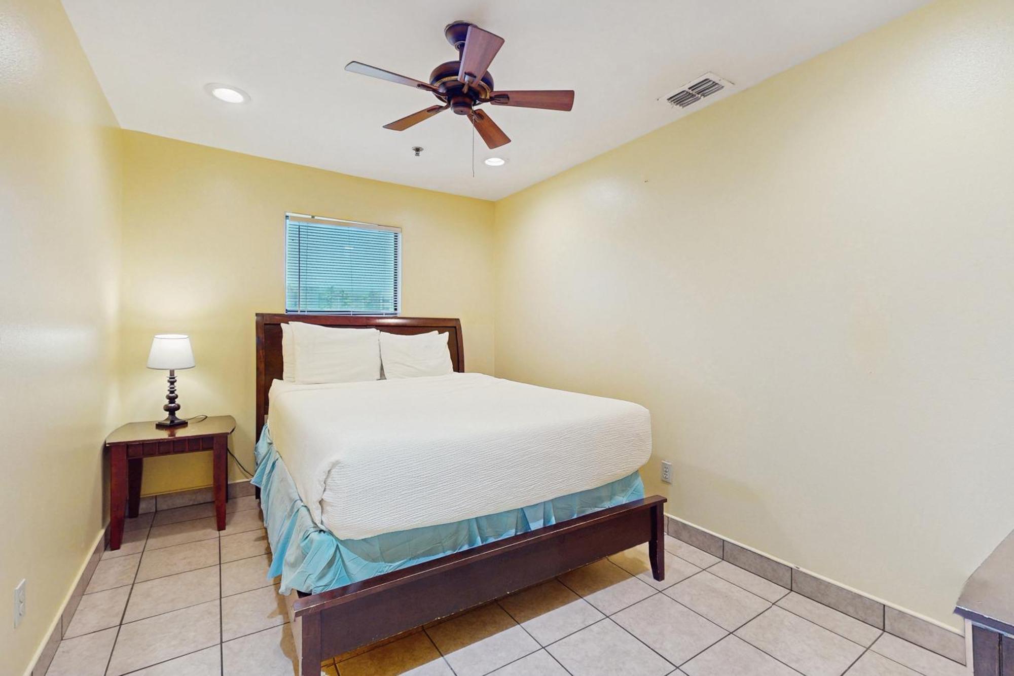 Lantana Retreat Unit #4 * South Padre Island