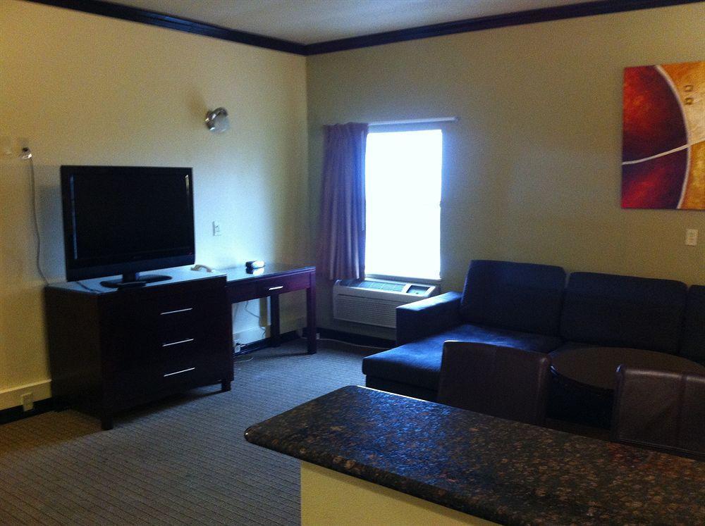 Blue Bay And Hotel 2*