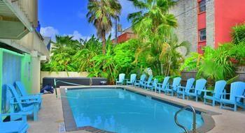 Hotel Upper Deck And Bar - Adults Only 3*