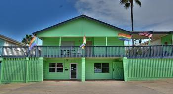 Hotel Upper Deck And Bar - Adults Only 3*