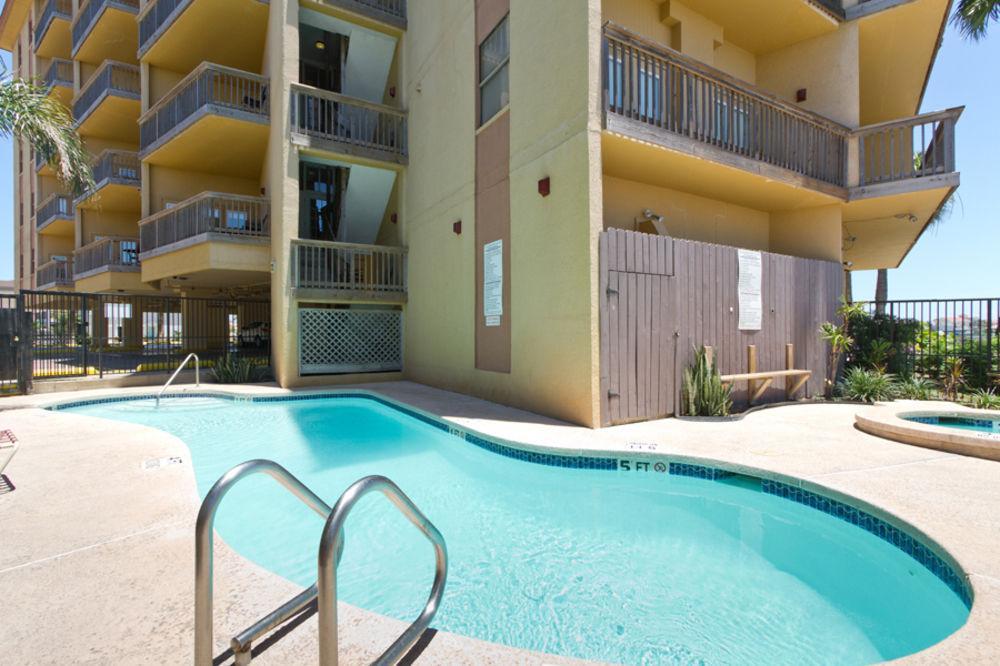 Galleon Bay Aparthotel 3*