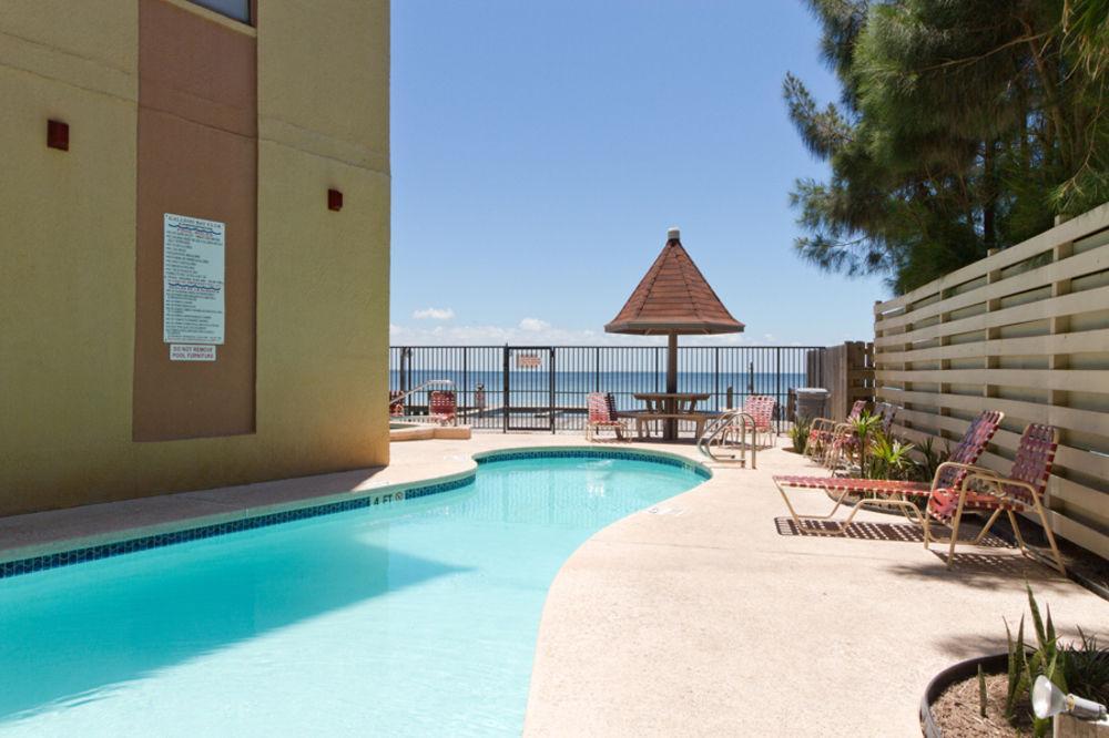 Galleon Bay Aparthotel 3*