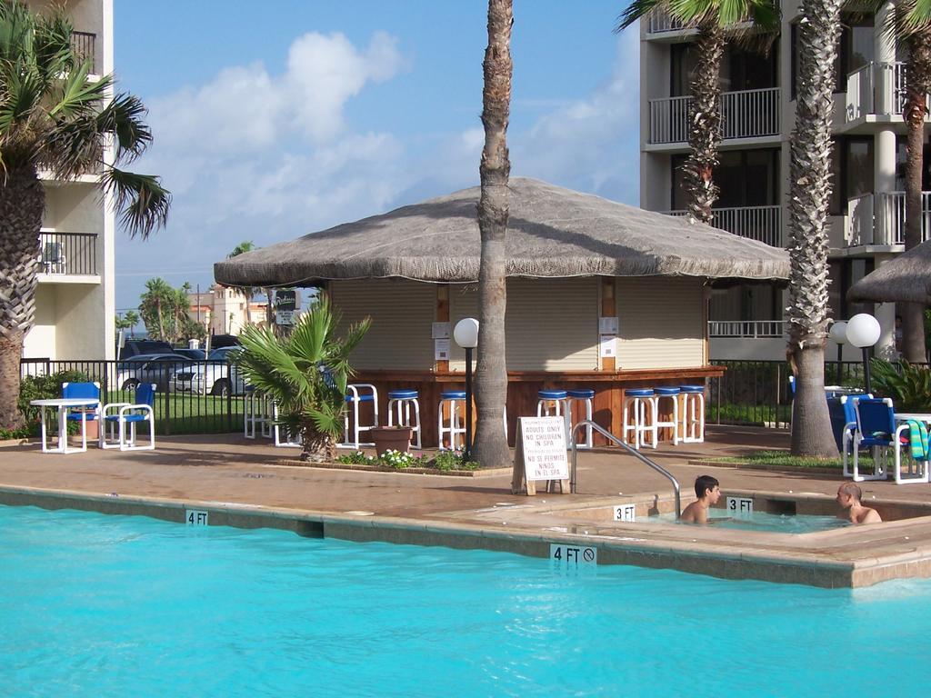 Beachside 2 Bedroom Sleeps 9 *
