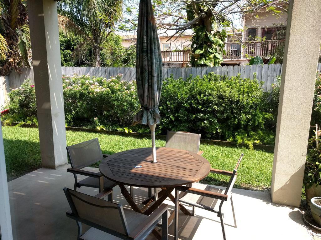 Bahama Breeze #2 Sea Dancer Apartment South Padre Island