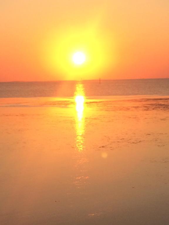 Beachside 2 Bedroom Sleeps 9 Holiday home
