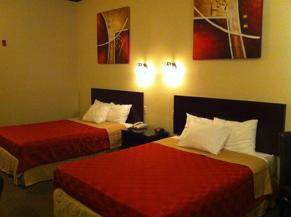 Hotel Blue Bay And 2*
