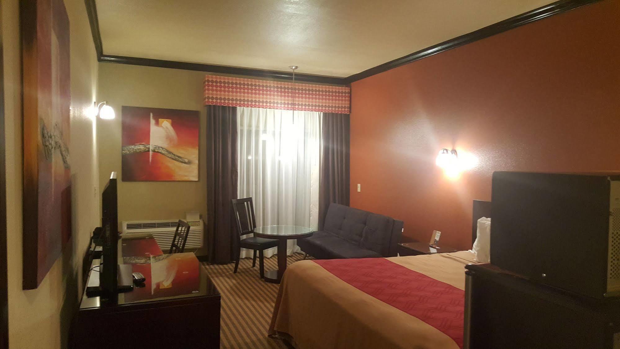 Hotel Blue Bay And 2*