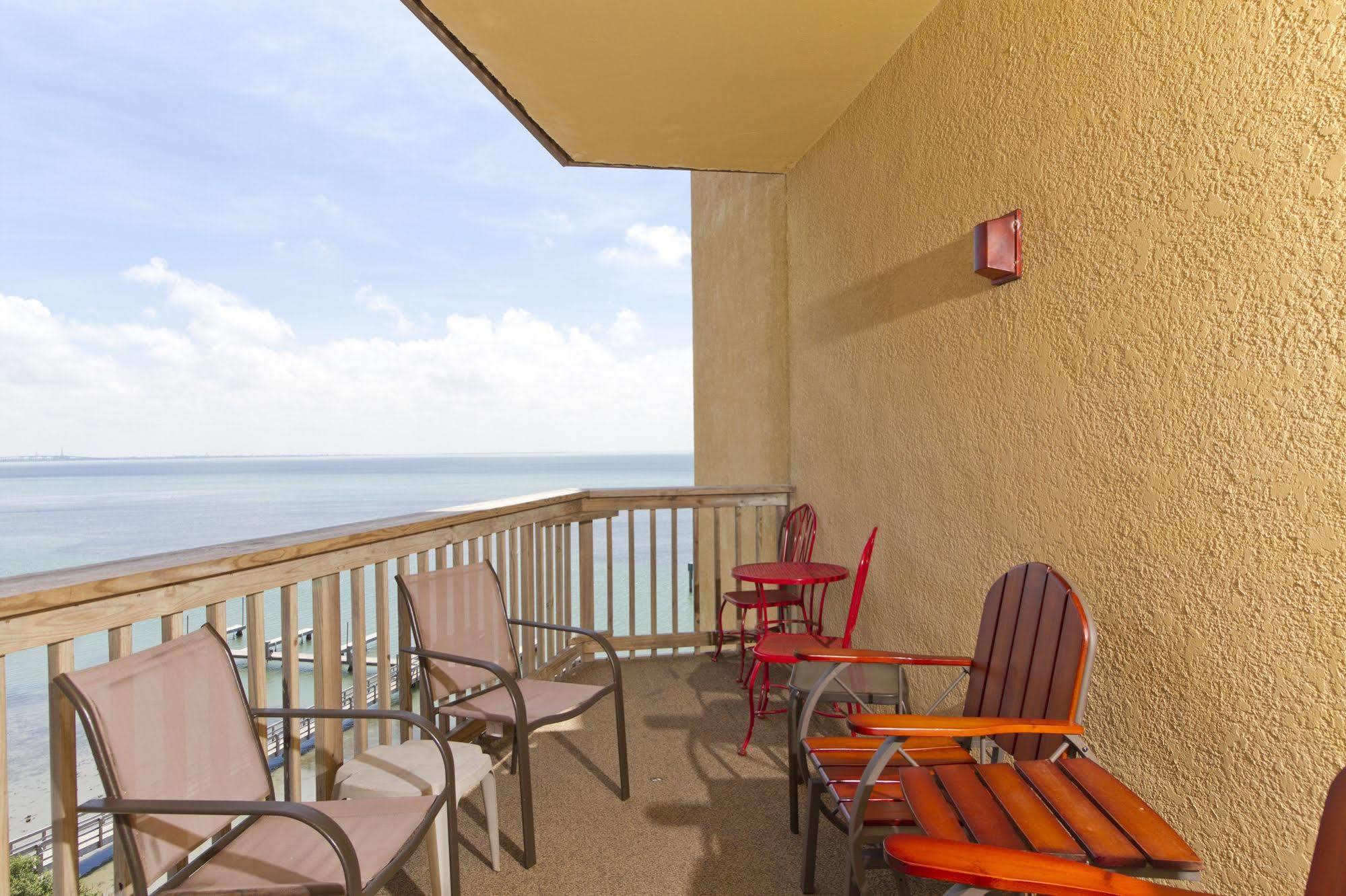 Aparthotel Galleon Bay 3*