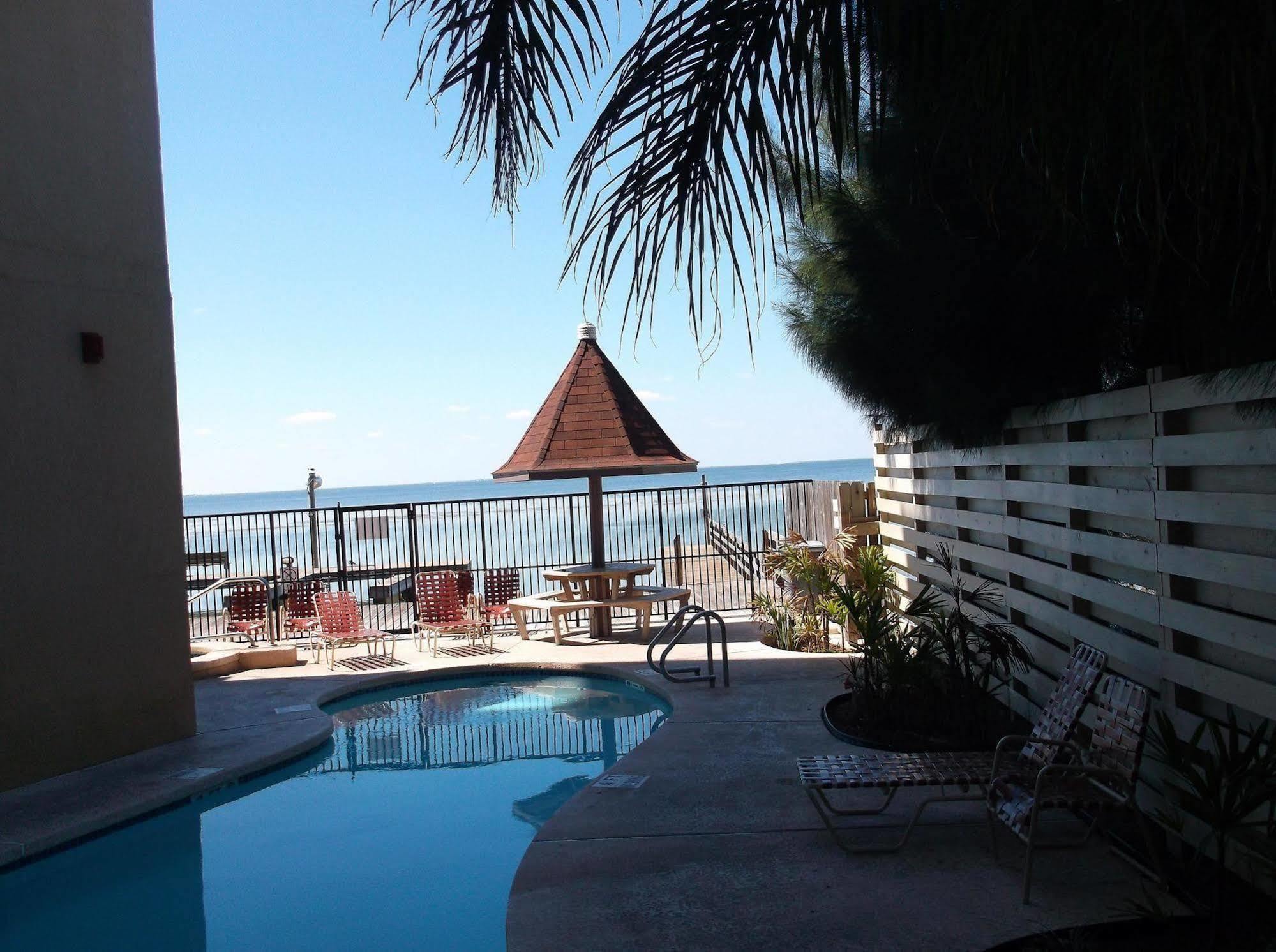 Aparthotel Galleon Bay 3*