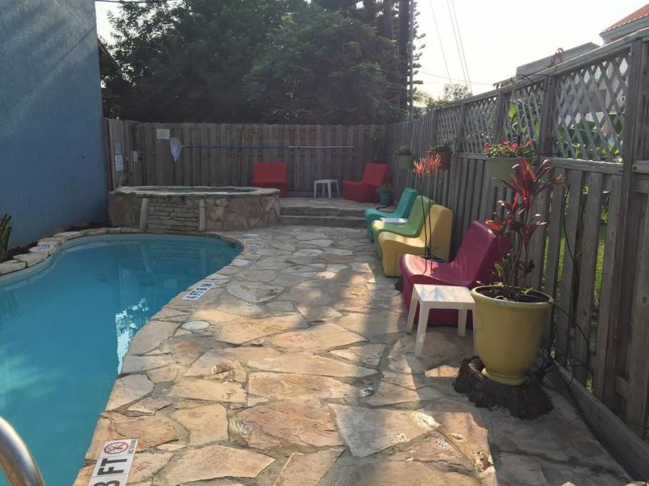Gulf Coast Condominiums Apartment *