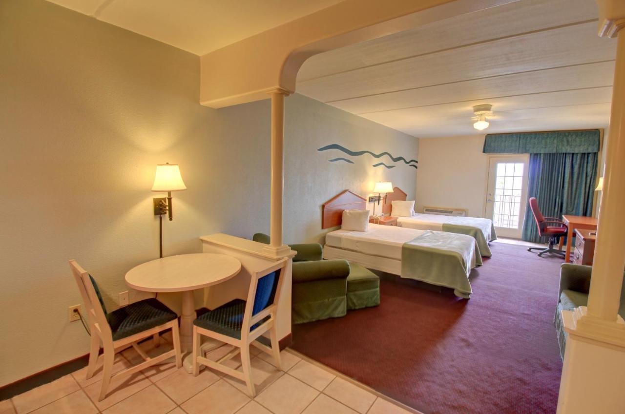Hotel The At South Padre 3*