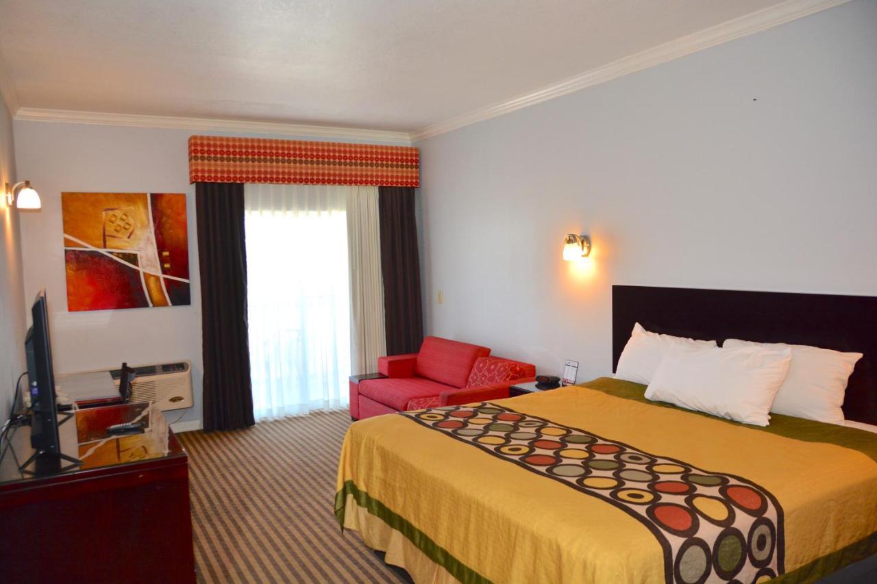 Blue Bay And Hotel 2*