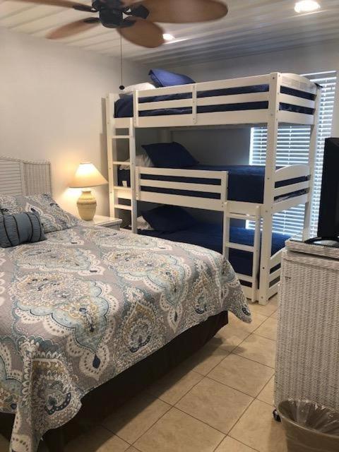 Aparthotel Suntide III Condominiums 3*