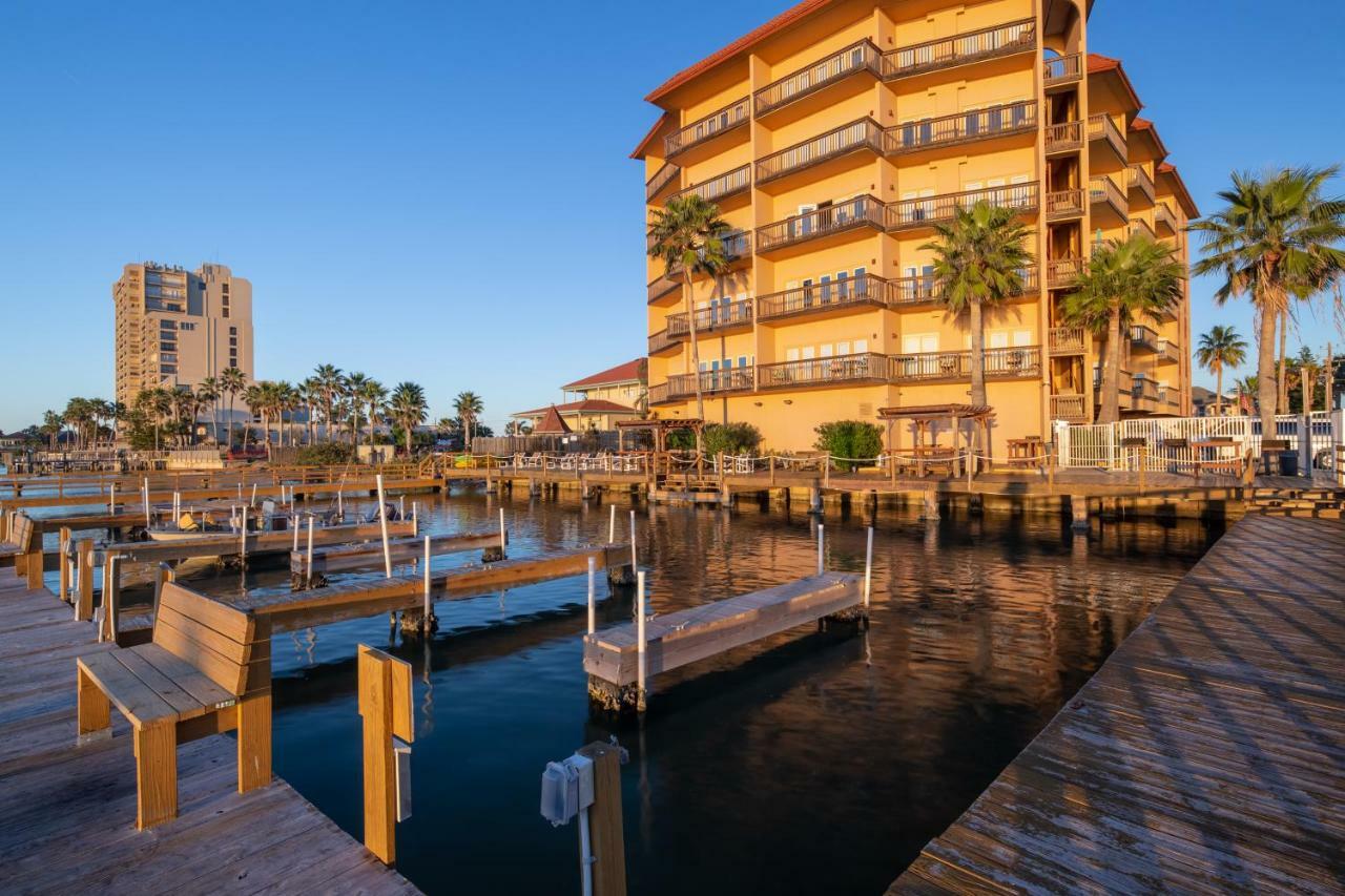 Apartment Galleon Bay