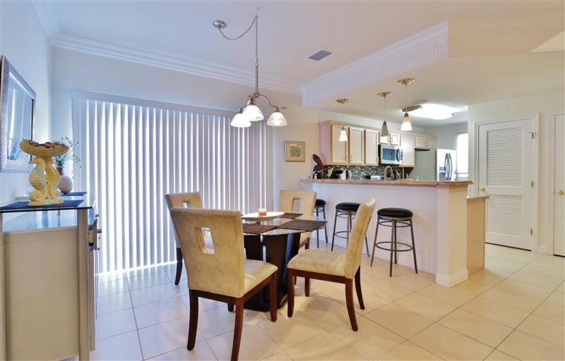 With Pool Access And Balcony! Apartment *