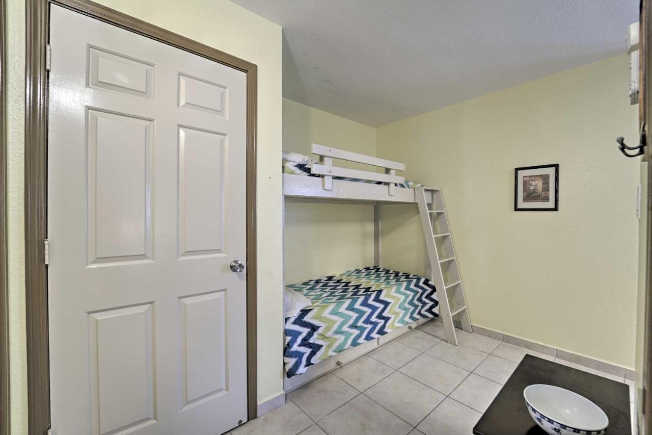 Apartment And Patio, Walk To Eats And Beach