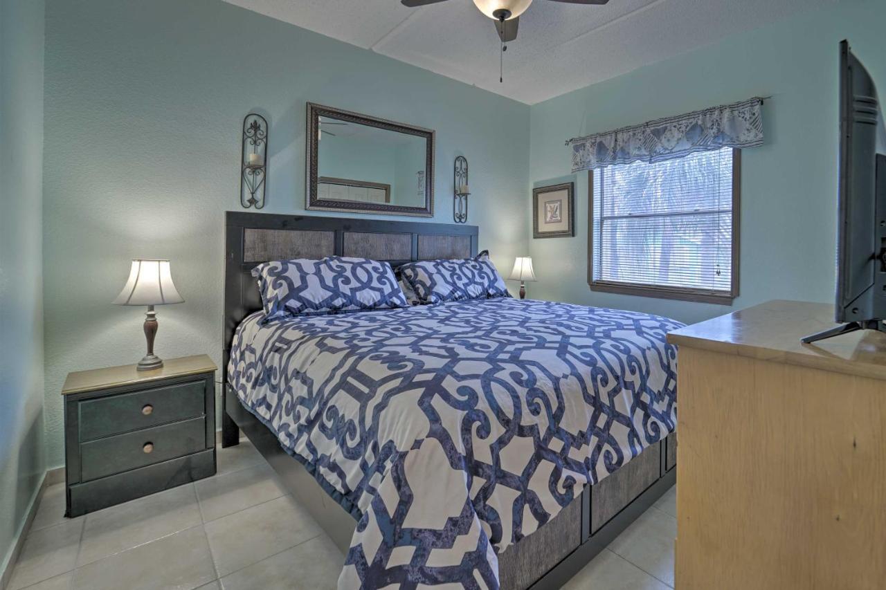 And Patio, Walk To Eats And Beach * South Padre Island