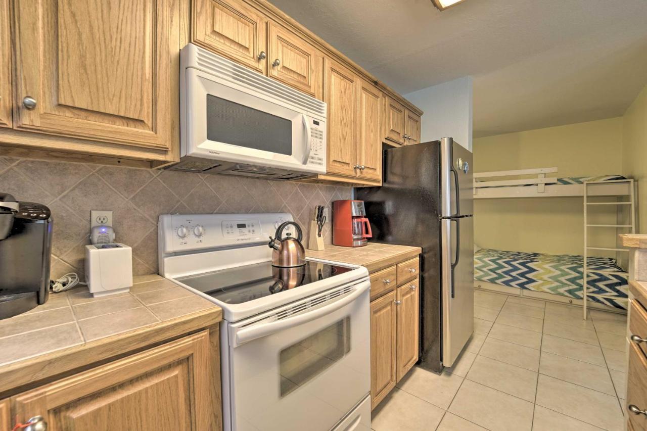 And Patio, Walk To Eats And Beach Apartment South Padre Island